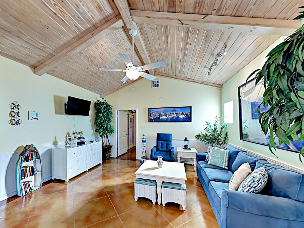 Ferienwohnung Sail Away At Pirate'S Bay Unit 113 Port Aransas Exterior foto