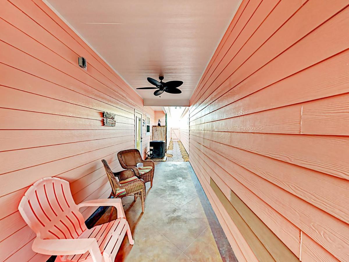 Ferienwohnung Sail Away At Pirate'S Bay Unit 113 Port Aransas Exterior foto
