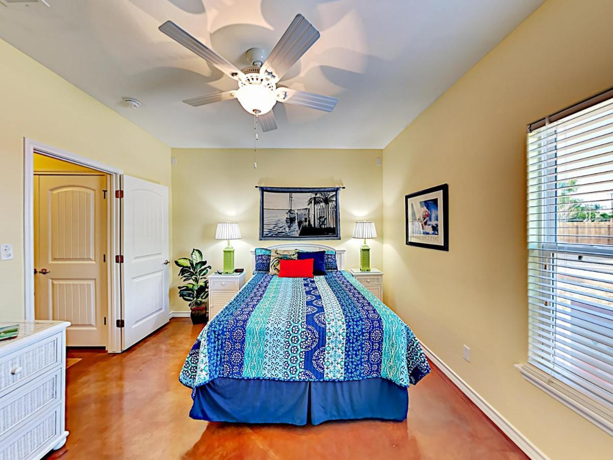Ferienwohnung Sail Away At Pirate'S Bay Unit 113 Port Aransas Exterior foto